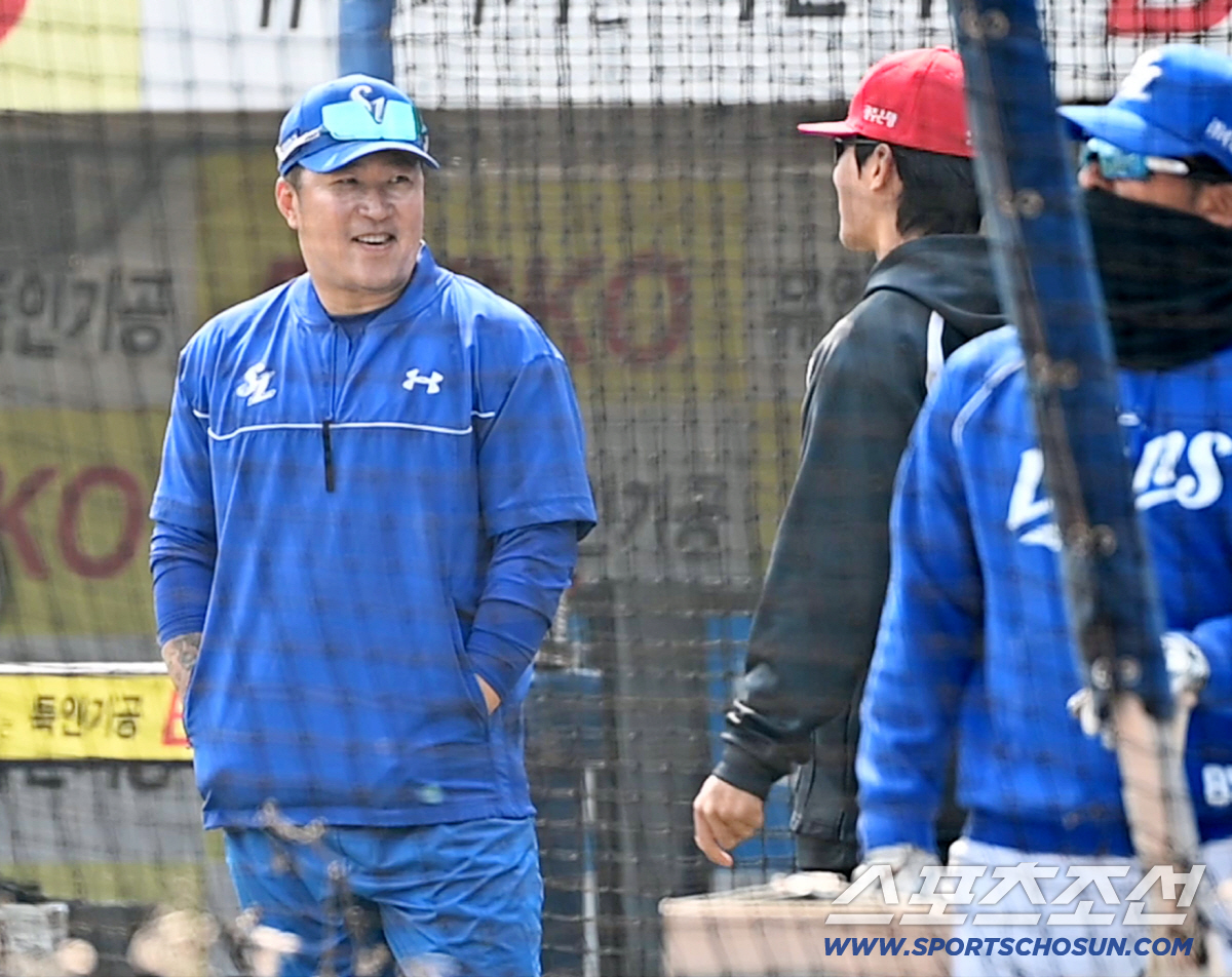 '왜 인사를 그렇게 해?' 주먹 쥐고 불호령 날리던 최형우, 후배 얼굴 …