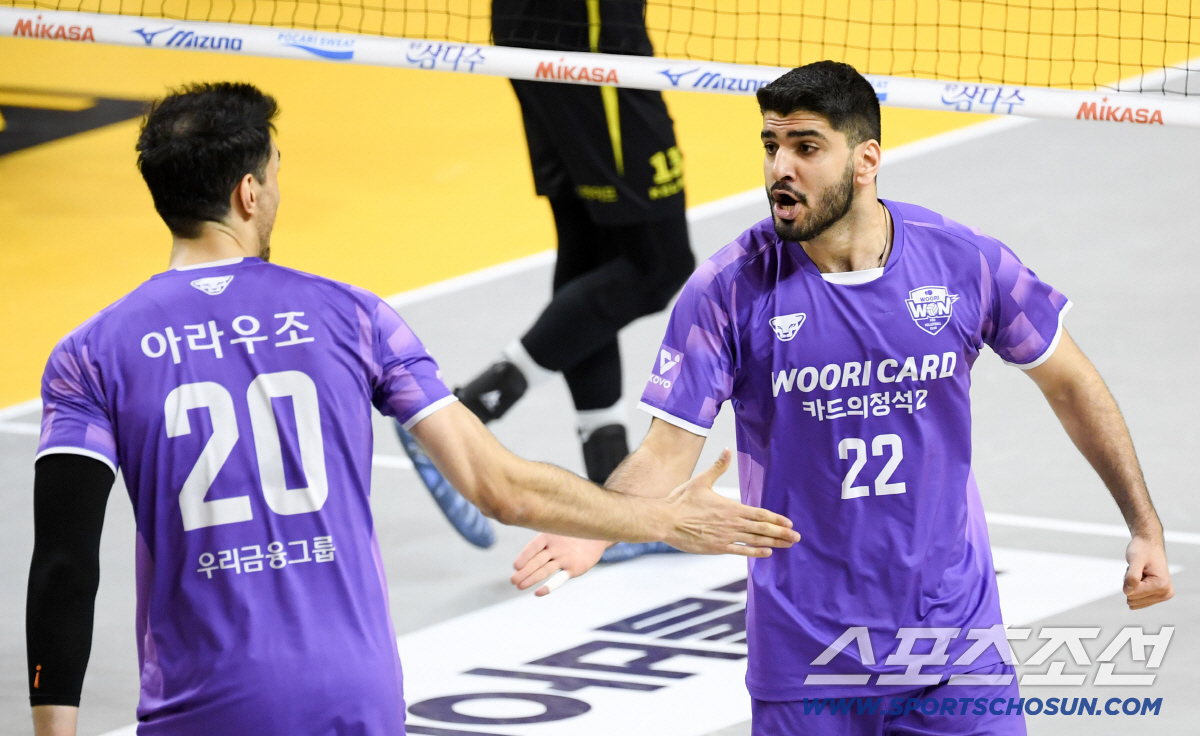 '걱정스런 고국 이란, 고향 폭격까지' 아픔 딛고 맹활약 "내가 감당할 …