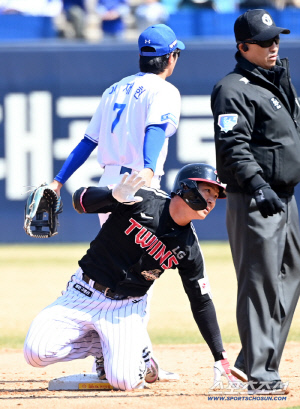 '뎁스왕' LG의 2연패 왕조구축이냐 '화력'의 삼성의 반격이냐, 2026년 우승팀, 10개구단 현장의 시선은?[개막특집]