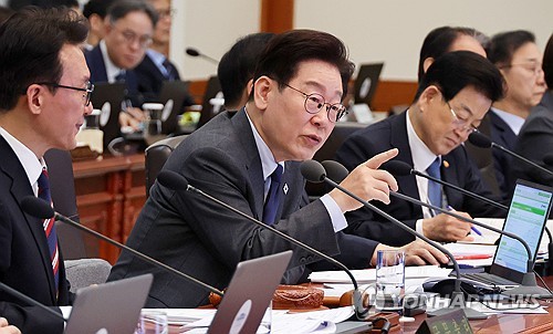 (서울=연합뉴스) 한상균 기자 = 이재명 대통령이 24일 청와대에서 열린 국무회의에서 발언하고 있다. 2026.3.24 xyz@yna.co.kr