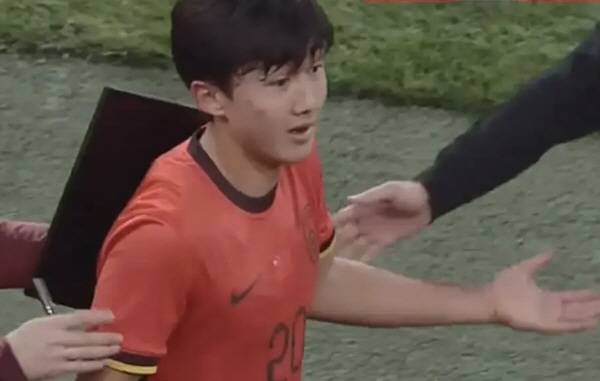 "중국, 또 싸웁니다" 태국전 '0-2→2-2' 죽다 살아나, 경기 막바…