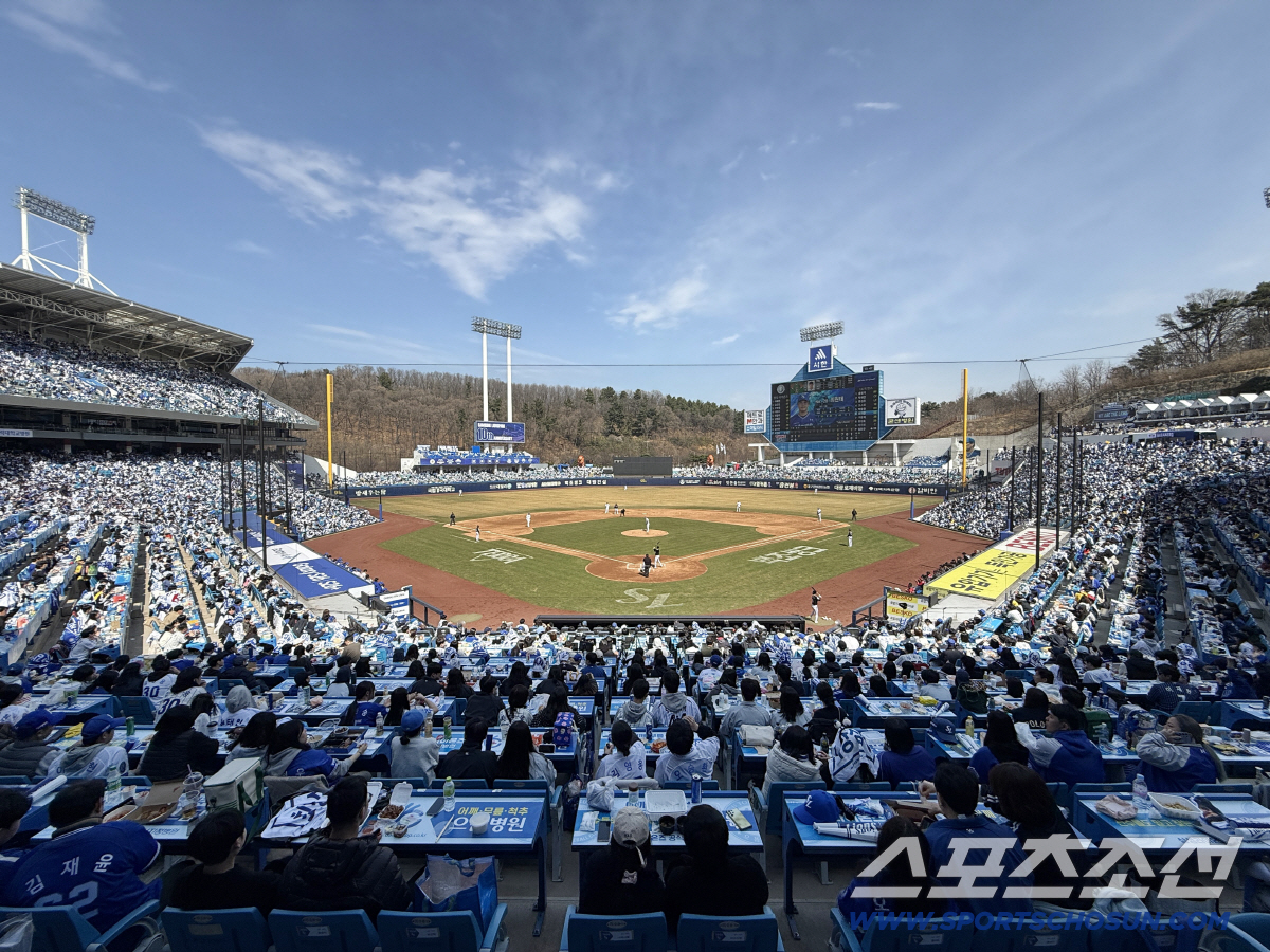 트레이드 공식 오퍼 벌써 터지다니! → 개막도 안 했는데 발등에 불 떨어…