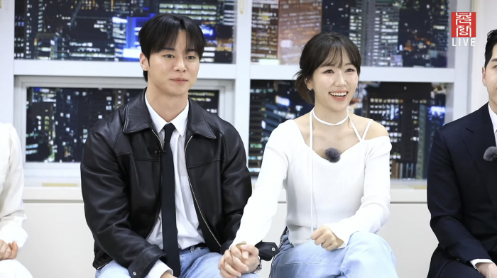 '30기 현커' 영수♥옥순, 라방 중 '꼭 잡은 두 손'.."방송 2주 만에 고백"