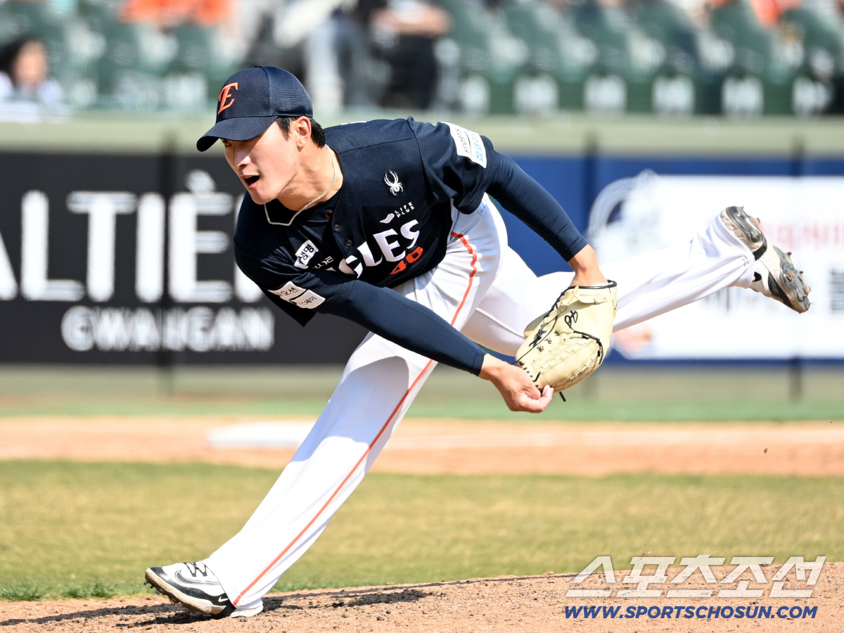 "그냥 해" 잡생각 비우니 '복병'이 됐다…'112이닝 공백' 한화 불펜…