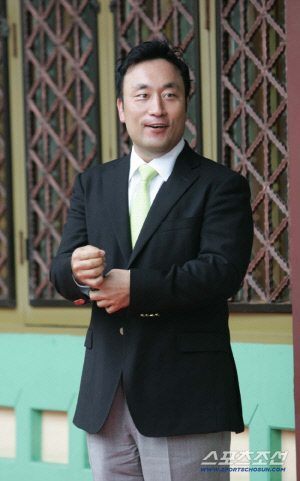 '룸살롱폭행에 억대채무까지' 이혁재, 야당 심사위원 자격 논란…