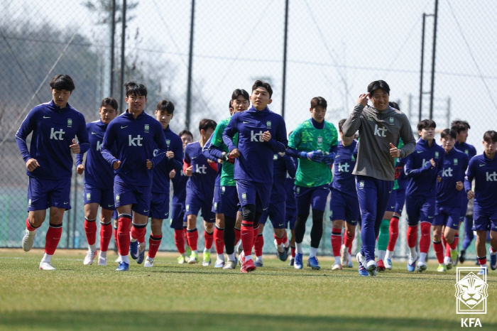 "한 경기에 13.4km 뛴다고?" 2003년생 MF 서재민을 주목해야 …