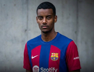 리버풀 역대급 극대노! 2400억짜리 이삭의 바르셀로나 이적 요청…'태업 시즌2' 초임박→