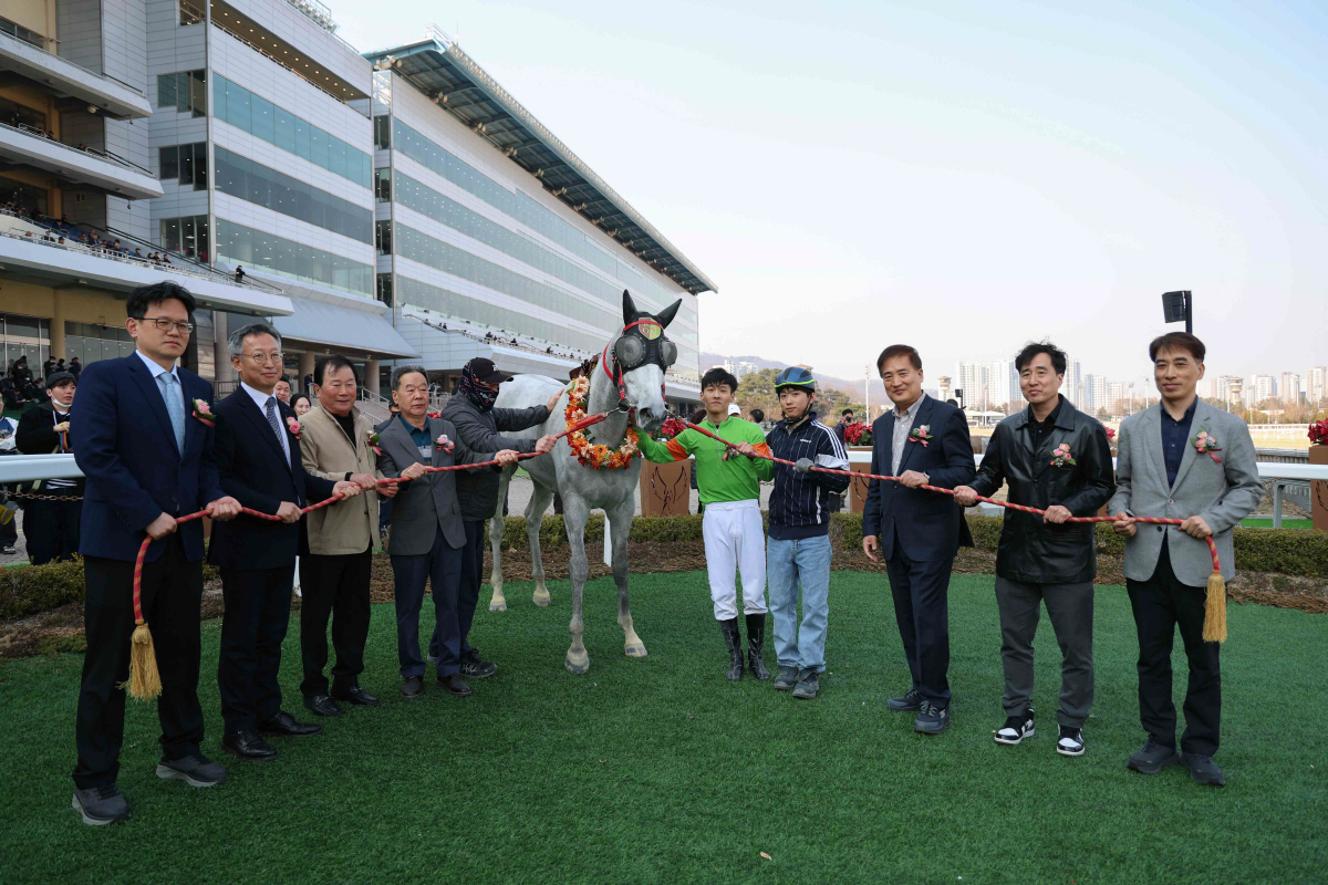 [경마] 라온포레스트, 베테랑의 저력으로 제29회 동아일보배(L) 정상