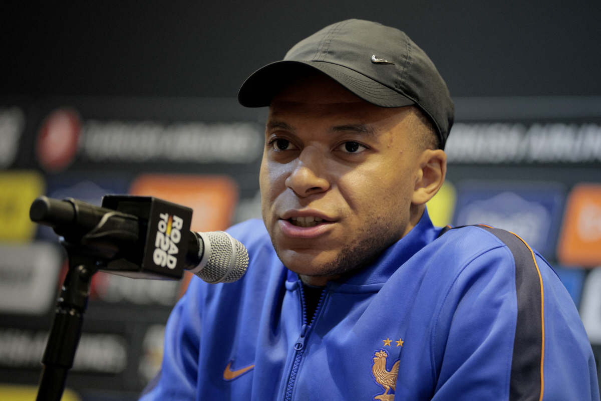 "그건 가짜뉴스입니다" 음바페, 레알 마드리드 의료진 '왼쪽↔오른쪽 착오…