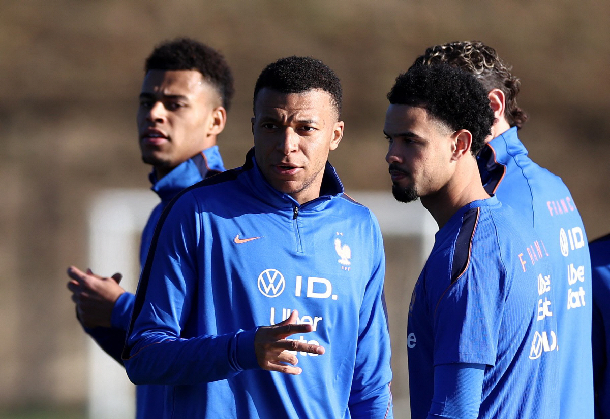 "그건 가짜뉴스입니다" 음바페, 레알 마드리드 의료진 '왼쪽↔오른쪽 착오…