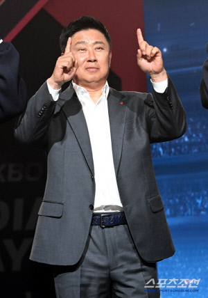 하품만 나오던 미디어데이, 김태형 감독 없었으면 어쩔 뻔 했나 