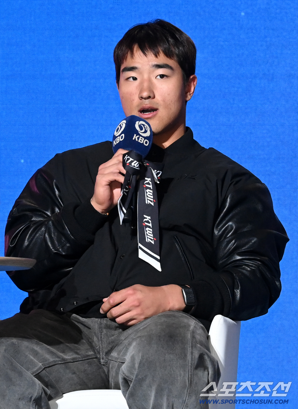 안현민도 "우와, 우와 미쳤다"만 내뱉은 도미니카..."KBO에서는 볼 …