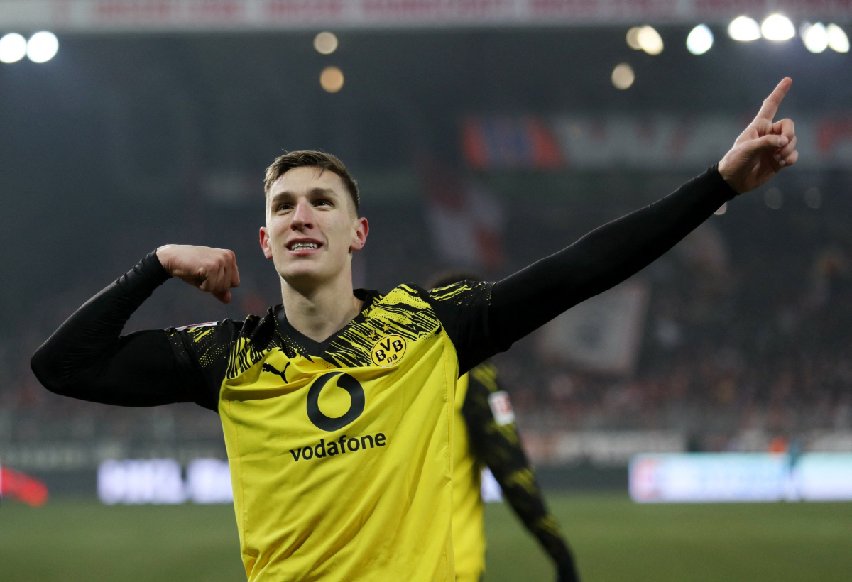 대반전! 김민재, 바이에른 잔류한다...이적 대비 넘버1 타깃, 도르트문…