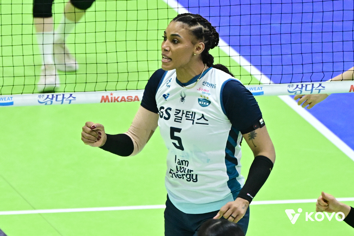 '2G 82점 괴력'에 "나는 슈퍼우먼"…봄배구 뒤흔드는 '실바 파워'