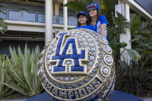 다저스 홈경기 직관하려면 과연 얼마가 들까? 4인 가족 기준 가격이 무려…