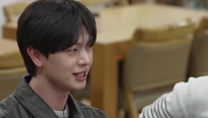 육성재, 연상 걸그룹 멤버와 썸 고백 