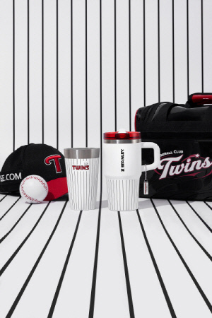 LG 트윈스, 제니의 파트너와 국내 최초 '역대급 콜라보' 출시!