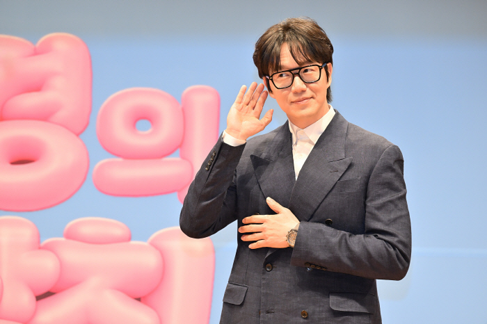 "관심 받고 싶었다"→"제 잘못"…성시경, '고막남친' 논란에 입 열었다