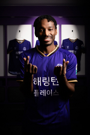 '외인 맛집' FC안양, 이번엔 르완다 국대 미드필더 품었다...스웨덴 출신 라파엘 영입[오피셜]