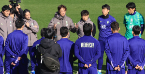 '3분 휴식' 4쿼터 축구에 적응하라! 홍명보호, 코트디부아르전의 또 다른 과제 '하이드레이션 브레이크'