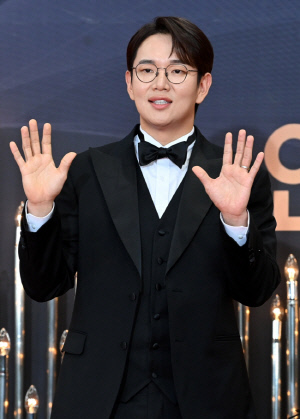 장성규, '구걸 DM'엔 선 긋고 500만 원 기부…