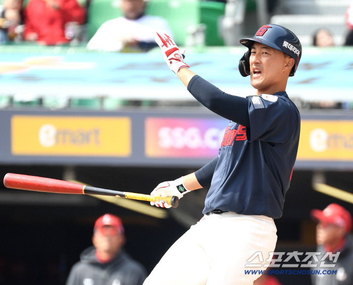 이판사판이다! 롯데, 결국 FA 노진혁 쓴다 → 신인 3명까지 대거 개막엔트리 포함