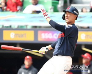 이판사판이다! 롯데, 결국 FA 노진혁 쓴다 → 신인 3명까지 대거 개막엔트리 포함