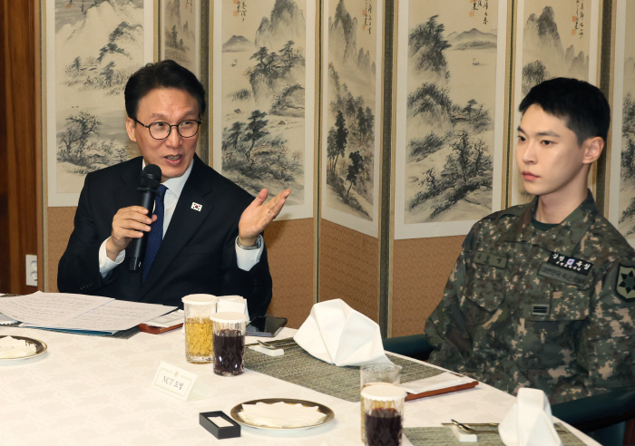 NCT 도영, '천안함 용사 추모' 자작곡 깜짝 공개…군인 김동영의 진심[SC이슈]