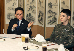 NCT 도영, '천안함 용사 추모' 자작곡 깜짝 공개…군인 김동영의 진심[SC이슈]