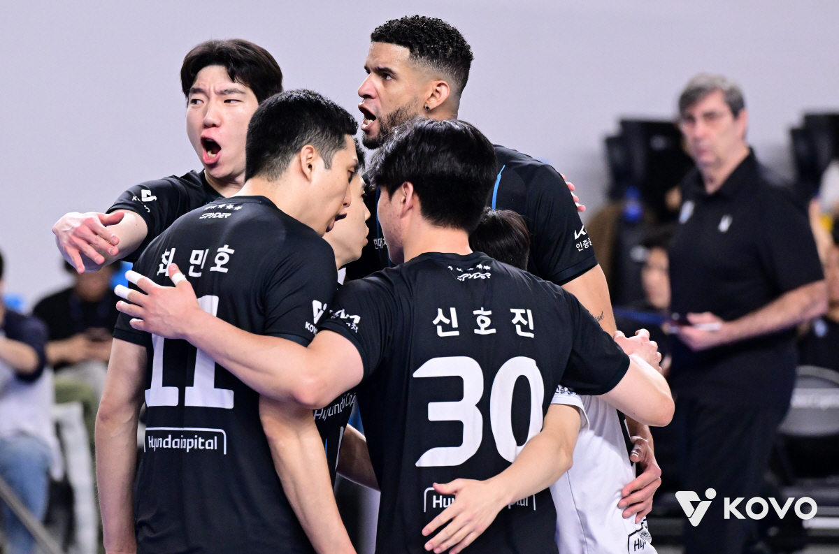 패패승승승! 허수봉을 막을 수 없다! 현대캐피탈, 대역전쇼 → 우리카드 …