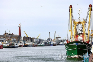 유럽 식탁서 생선 사라지나…경유값 급등에 어선 출항 중단