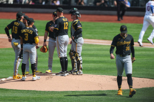 '악마의 재능' 스쿠벌만 웃었다! 대표팀 헌신하고, 개막전 무너진 스킨스…美 대표팀 버린 뒤 조기 복귀 적중