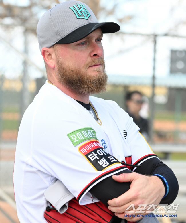 "수술비? 절대 못줘" 우승 위해 헌신했는데, KBO 출신 투수 최악의 …