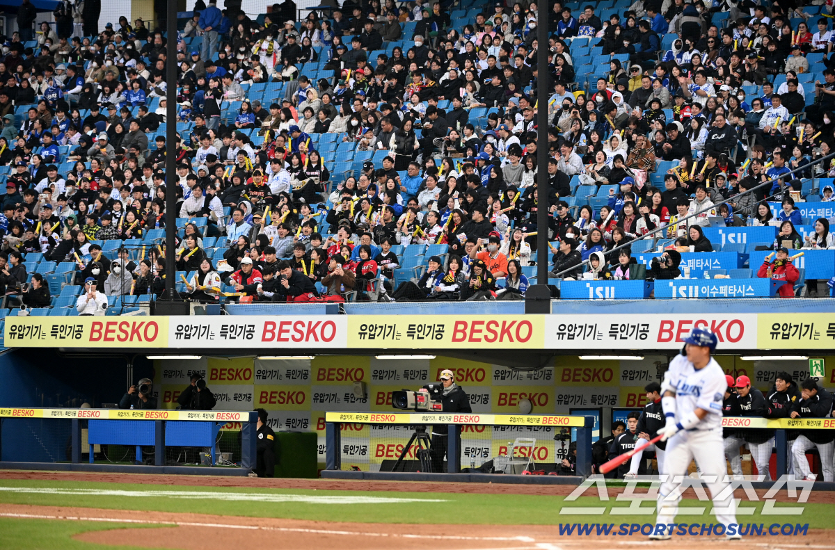 "국대급 라인업 뜬다" 선발 매치 불균형? 화력으로 푼다, 여기는 '라팍…
