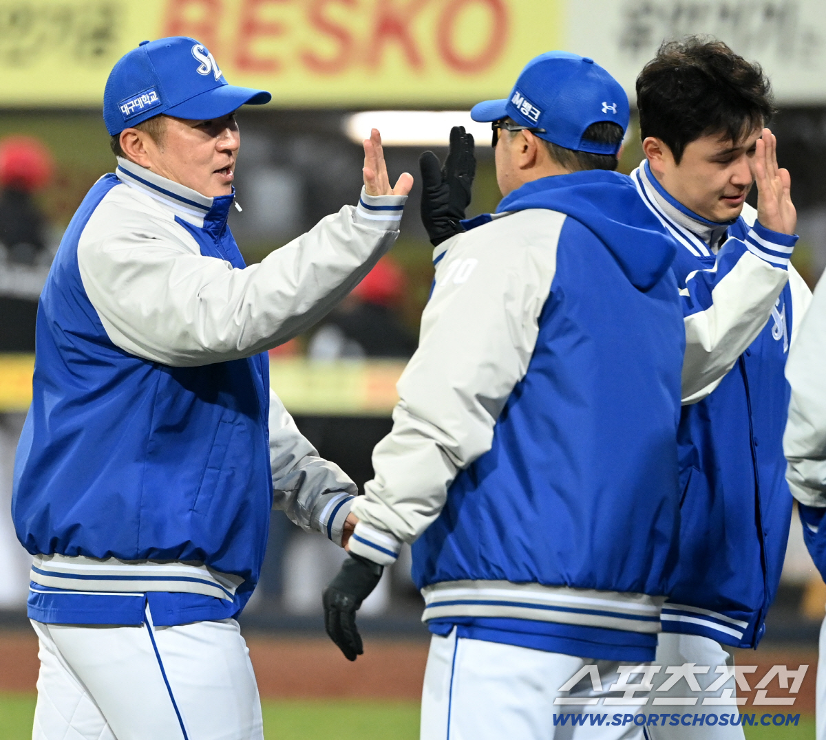"국대급 라인업 뜬다" 선발 매치 불균형? 화력으로 푼다, 여기는 '라팍…