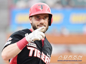 한국에서 쌓은 실력 발휘! 개막전서 홈런 前KIA 위즈덤 2안타,2타점,2볼넷 맹타 과시