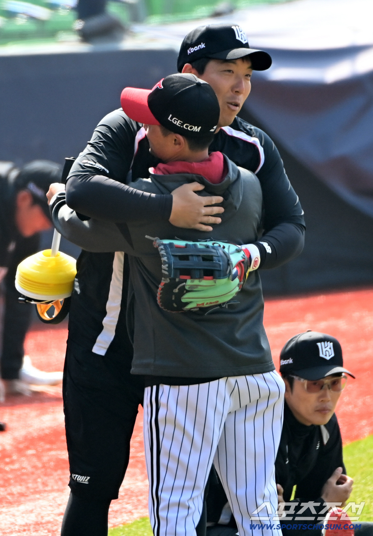 이럴수가! 작년 개막전 생존자 딱 1명. 확바뀐 뉴 KT. 감독은 "라인…