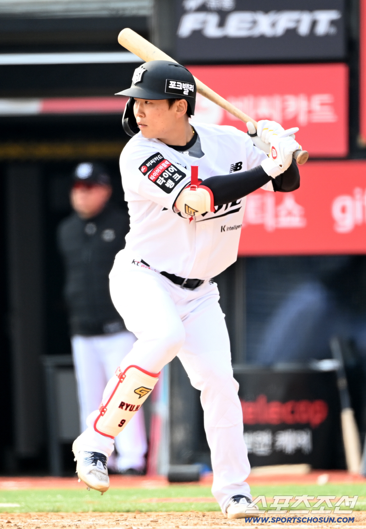 이럴수가! 작년 개막전 생존자 딱 1명. 확바뀐 뉴 KT. 감독은 "라인…