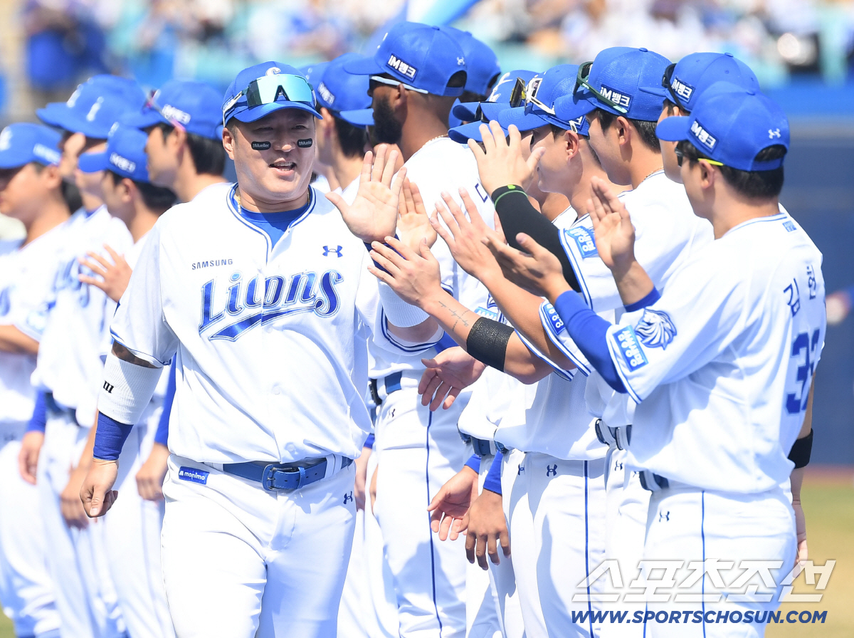 라팍이 들썩였다, 최형우가 돌아왔다, 90도인사 신고, 추신수 넘어 신기…