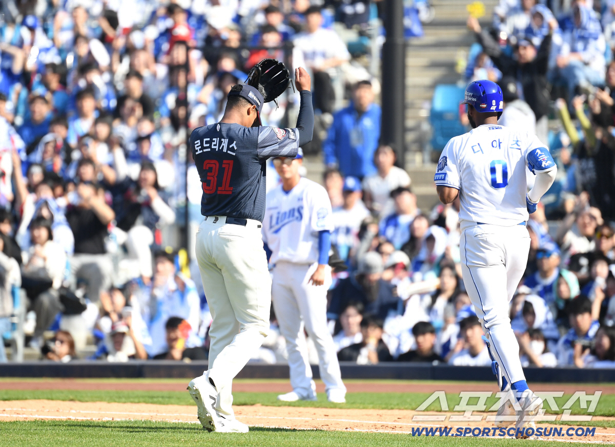 '제2의 폰세' 맞네, 156㎞ 광속구, 144㎞ 체인지업, 데뷔전 무실…