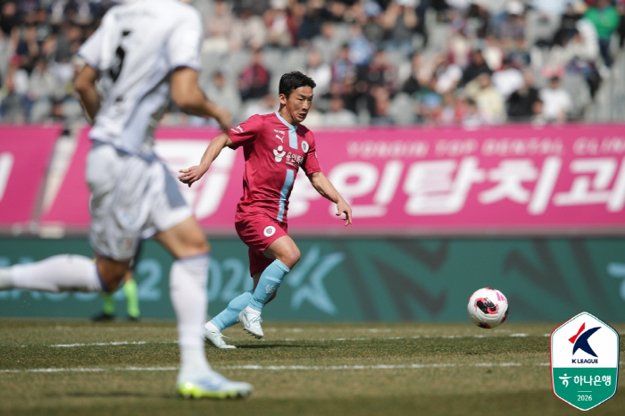 "어떻게든 승리한다" 수원 삼성, '답답한 공격'에도 용인 1-0 꺾고 …