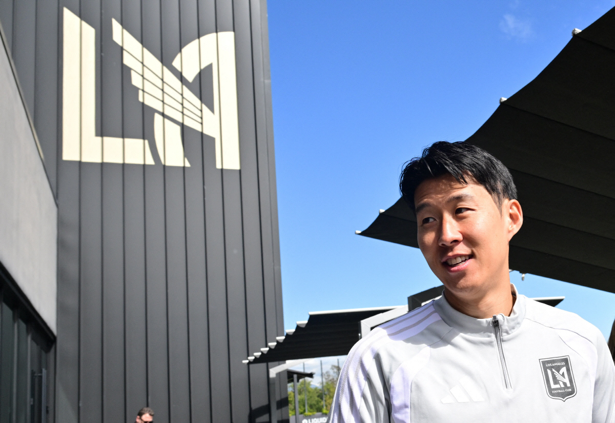 손흥민 날벼락 피했다! HERE WE GO 확인 끝, 메시의 마이애미 역…