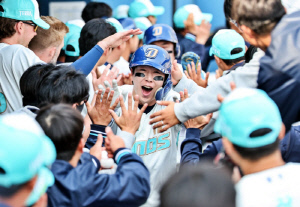 '두산 4실책 자멸' NC 개막전 완승! 구창모 완벽투→박건우 스리런[창원 리뷰]