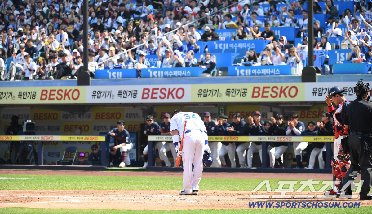 미안, 라팍 우리가 좀 쓸게...롯데 펑펑펑, 로드리게스 무실점 데뷔전 …