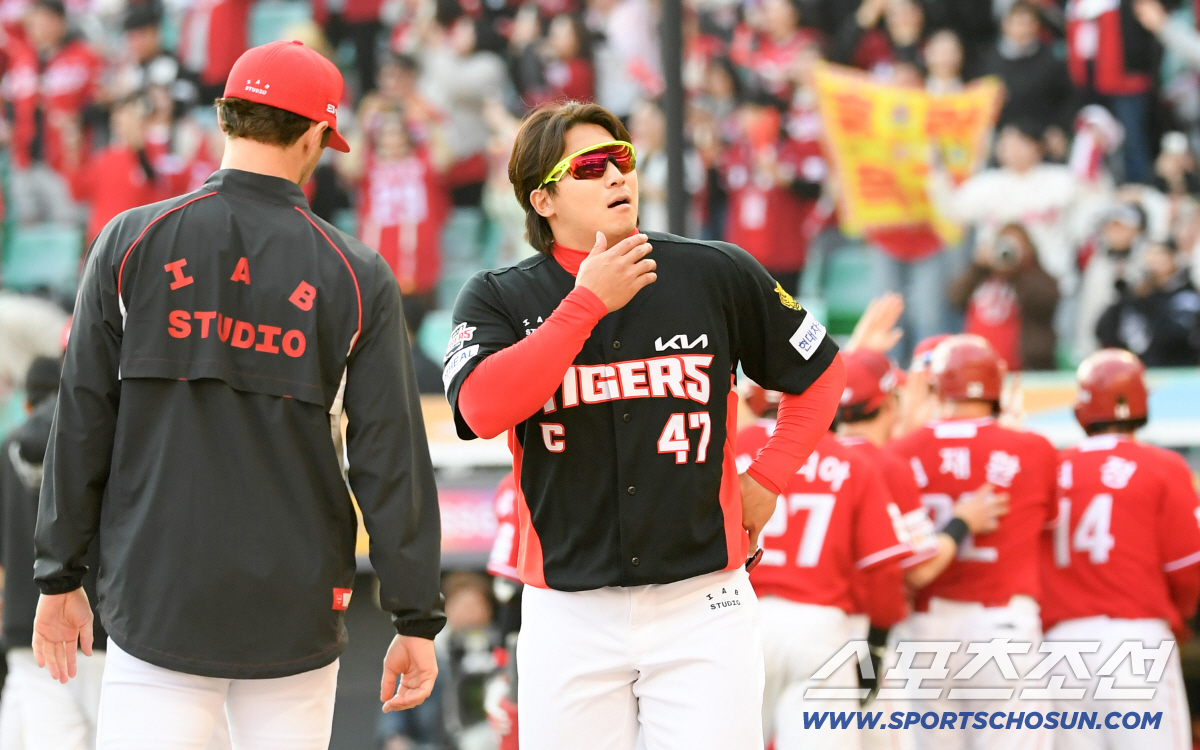 '다 잡은 개막전 날렸다' 마무리 정해영 흔들, 조상우 끝내기 폭투...…