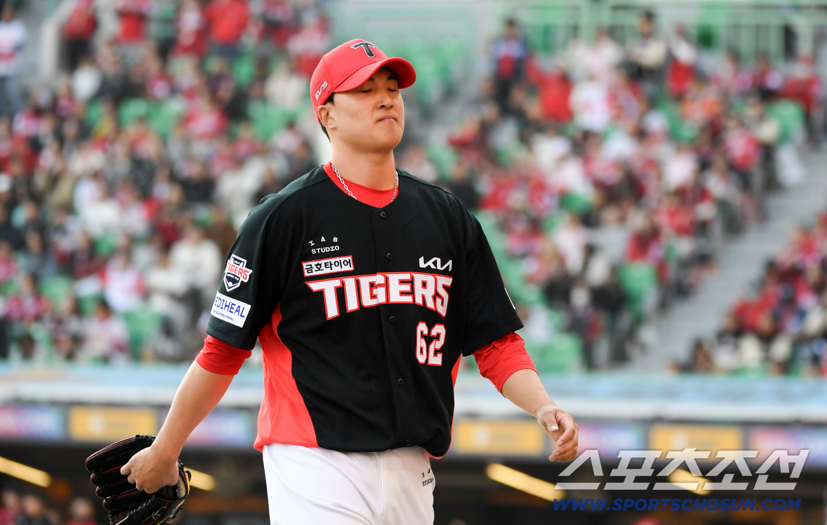 '다 잡은 개막전 날렸다' 마무리 정해영 흔들, 조상우 끝내기 폭투...…
