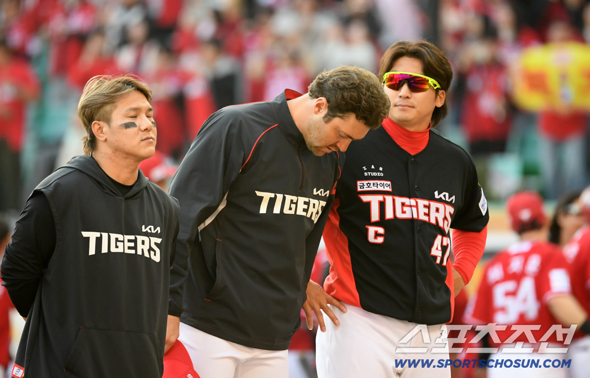 '다 잡은 개막전 날렸다' 마무리 정해영 흔들, 조상우 끝내기 폭투...…