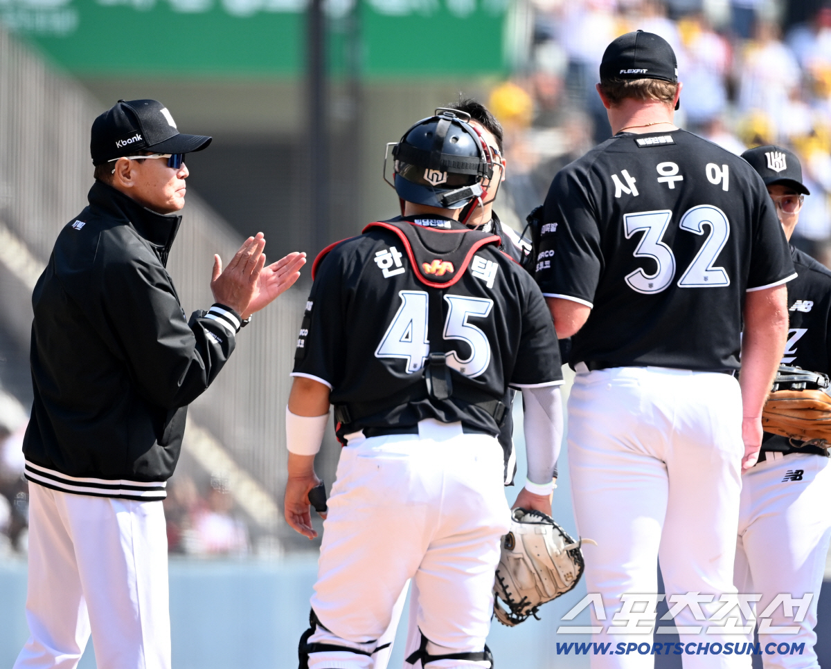 '돈 쓴 보람 있네.' 감독 빼고 다바꾸더니 우승팀에 대승. 이강철을 웃…