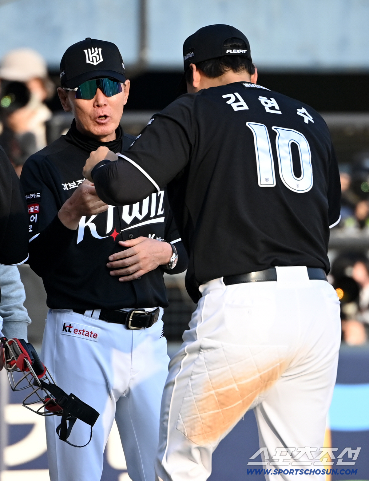 '돈 쓴 보람 있네.' 감독 빼고 다바꾸더니 우승팀에 대승. 이강철을 웃…