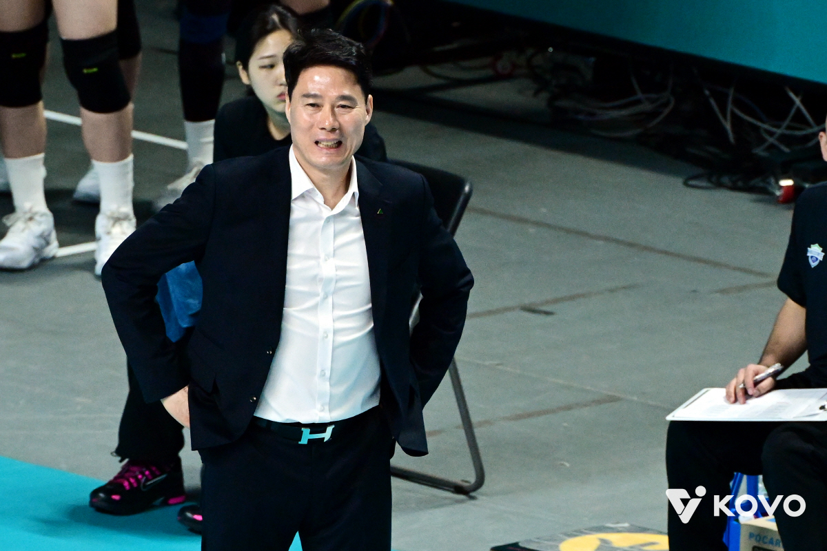 도공 나와! '괴물' 실바 32득점 고공폭격 → 2G 만에 끝난 양효진 …